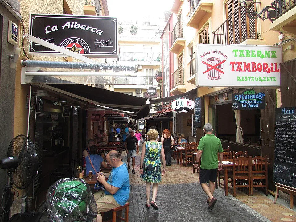 Tapas alley, Calle Santo Domingo, Old Town