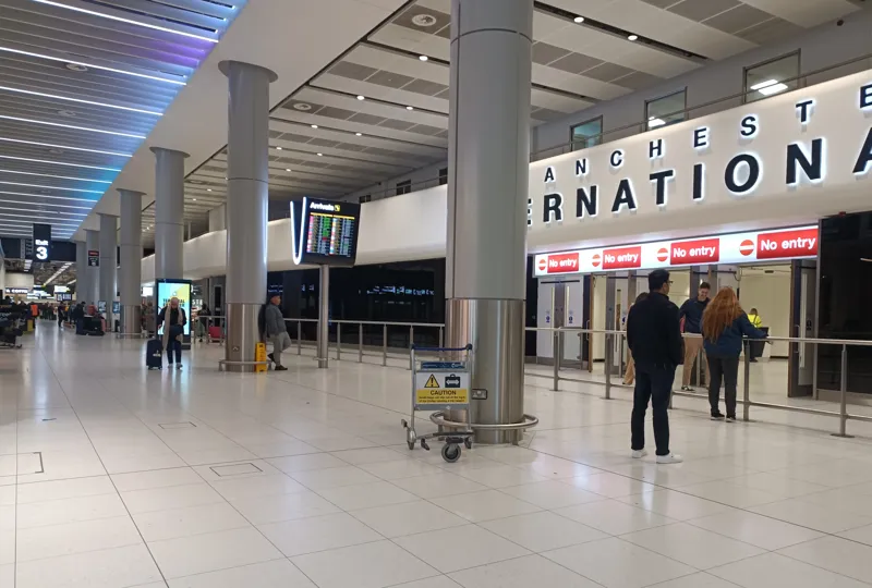 Airport shockers: what eating at the airport really costs