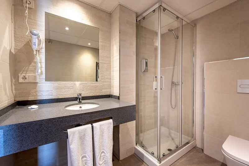 2Sleep: Bathroom, Shower room