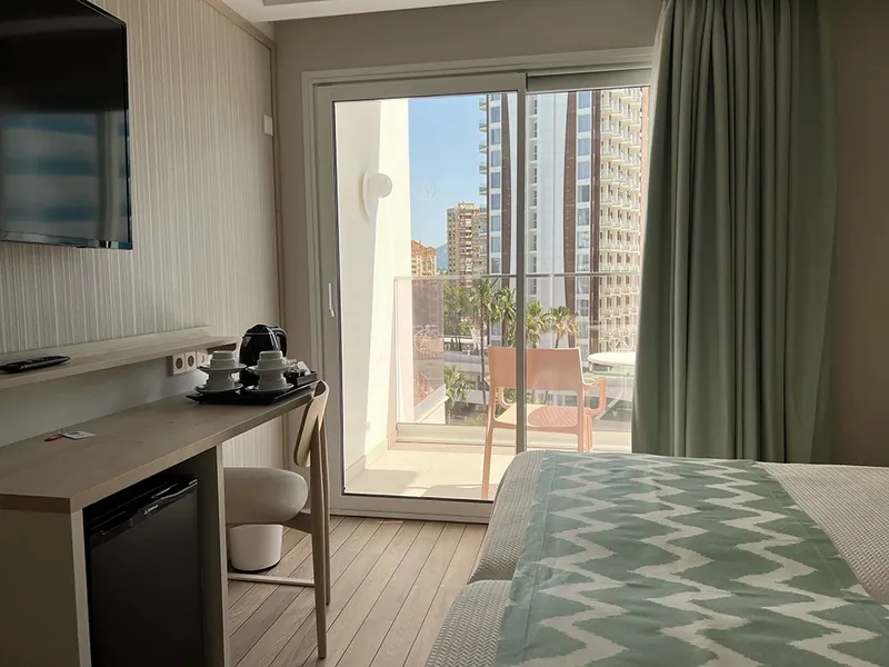 Ambassador Playa I: Family room, Family room with a city view