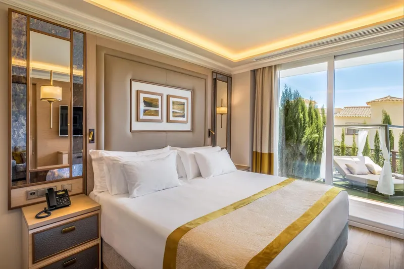 La Nucía Hills: Double room, Double bed with glass doors to a terrace
