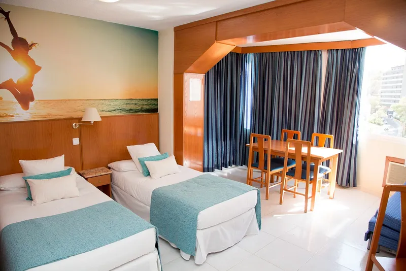 BC Music Resort: Twin room, Twin room with beach mural and dining table