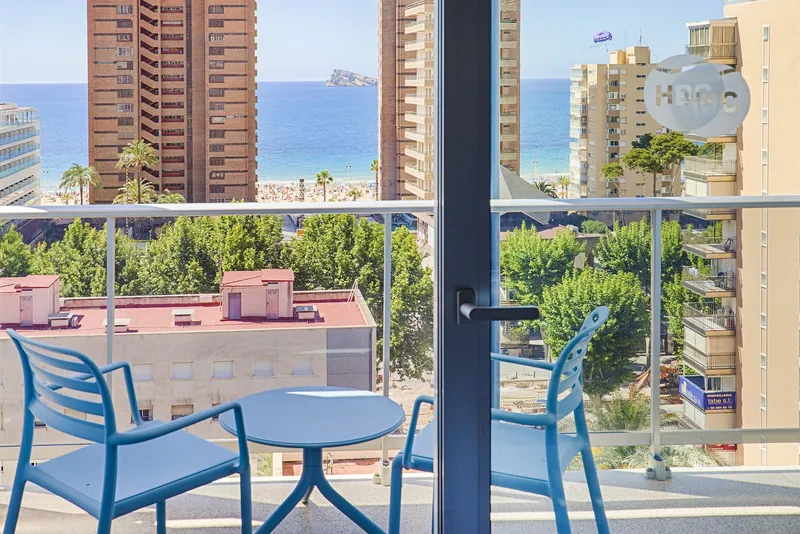 Benidorm Centre: Balcony, Balcony table and chairs with sea and beach view