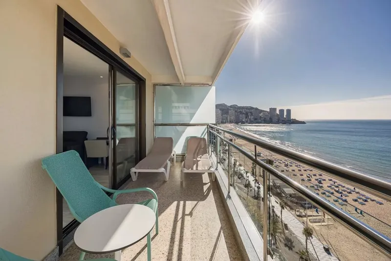 Hotel Cimbel: Sea-view balcony, Balcony over Levante beach