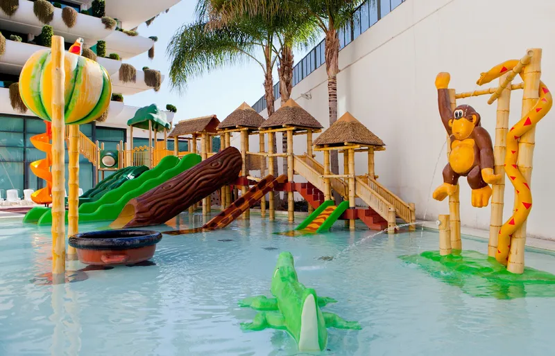Deloix: Splash pool, Children's splash pool with slides, huts and animal figures
