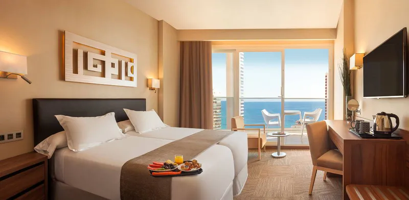 Don Pancho: Superior room, About 20% bigger than Standard, with a kettle