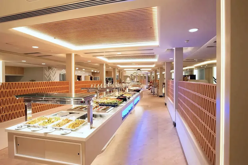 Gran Hotel Bali: Buffet, Buffet counters in the restaurant