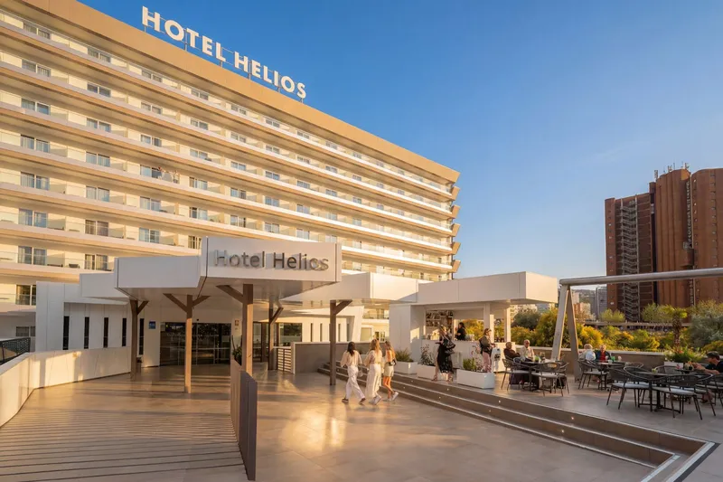 Helios: The hotel, Hotel building and entrance terrace in evening sun