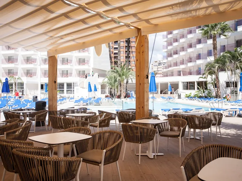 Ambassador Playa II: Pool terrace, Covered terrace tables by the pool