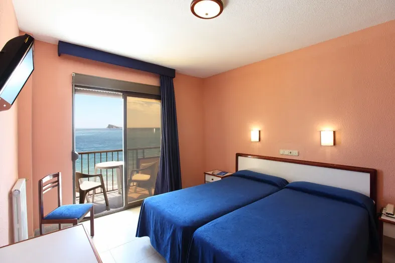 Bilbaíno: Sea-view room, Twin room with balcony doors facing the sea