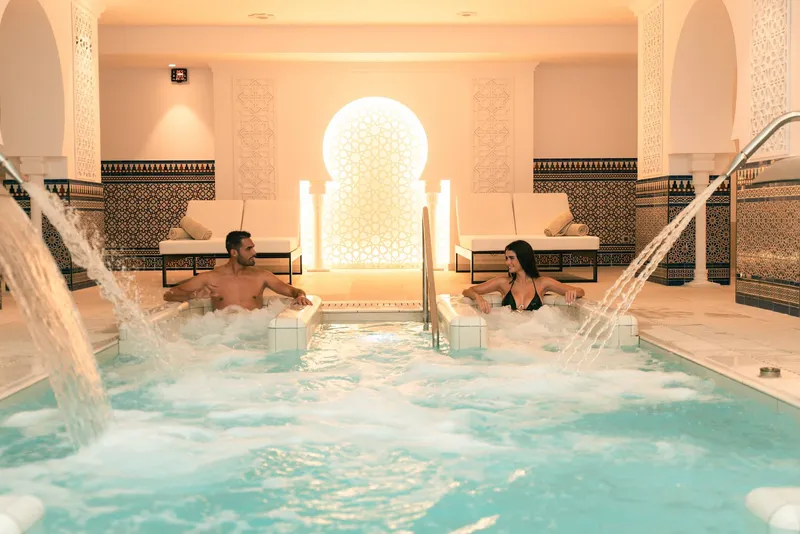 Villa España: Spa, Spa pool with water jets under Moorish-style arches
