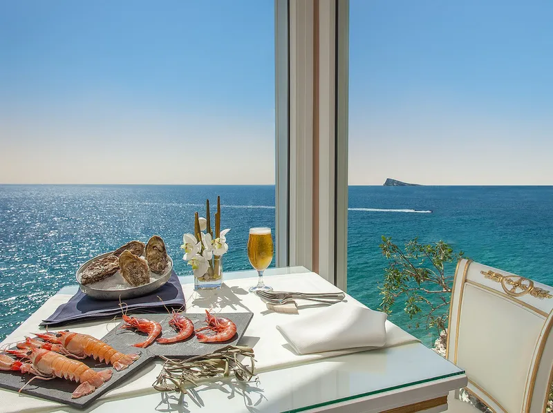 Villa Venecia: Seafood table, Seafood platter and beer by a sea-view window