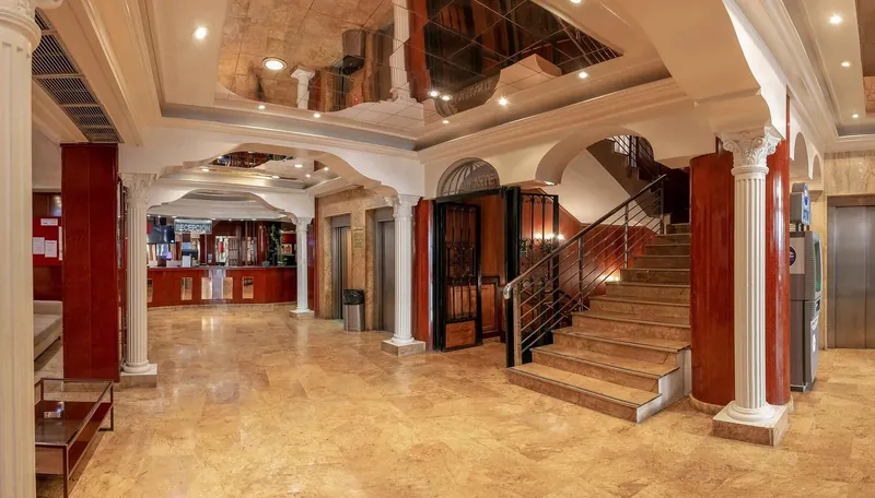 Magic Cristal Park: Lobby, Marble lobby and stairs