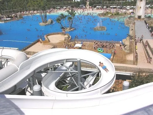 Magic Natura: Waterpark, Water slides above a large wave pool