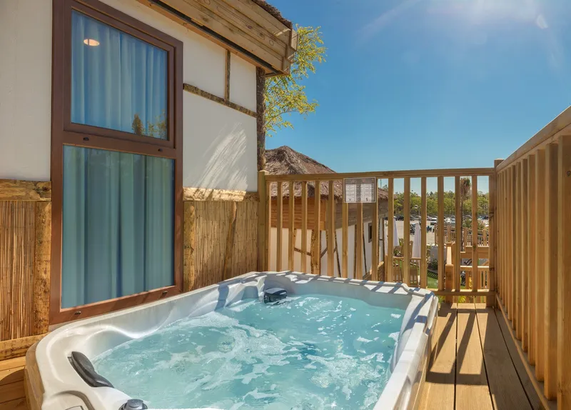 Magic Natura: Lodge hot tub, Hot tub on a wooden lodge terrace