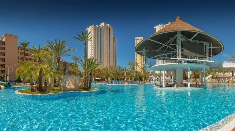 Magic Tropical Splash: The lake pool, Palm islands and the swim-up bar in the lake pool