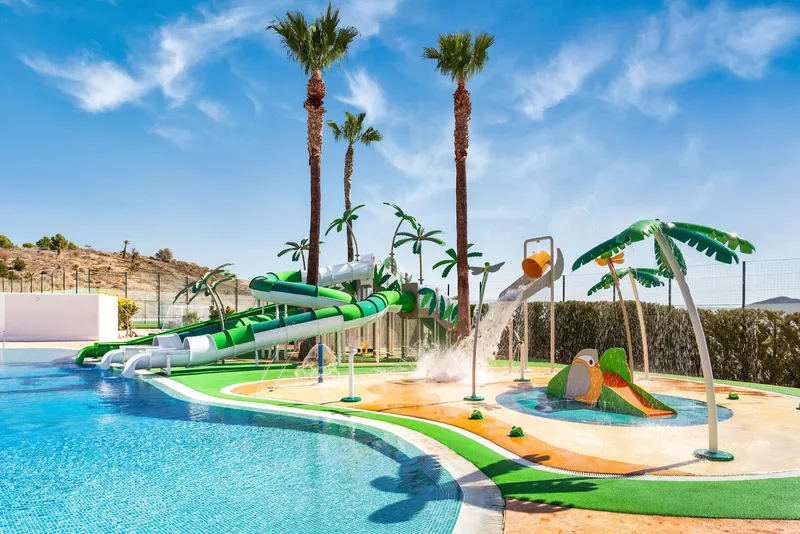 Villaitana: Splash park, Pool with waterslides and palm-shaped water features