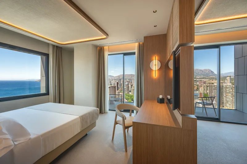 Port Benidorm: Sea-view room, Twin room with windows on the sea and city
