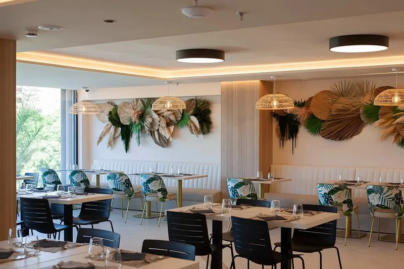 Primavera Park: Restaurant, Restaurant tables