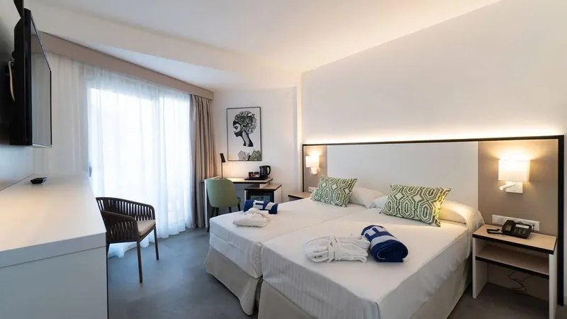 Hotel Regente: Room, Twin room