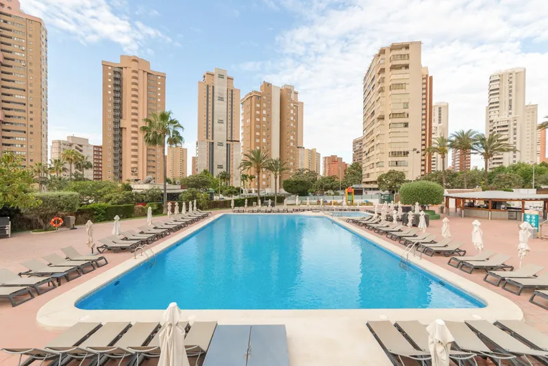 Sandos Suites: Pool, Pool terrace with loungers and parasols