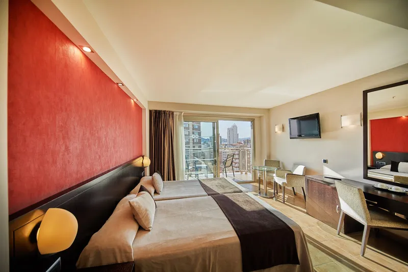 Sandos Monaco: Twin room, Twin beds, desk and balcony doors