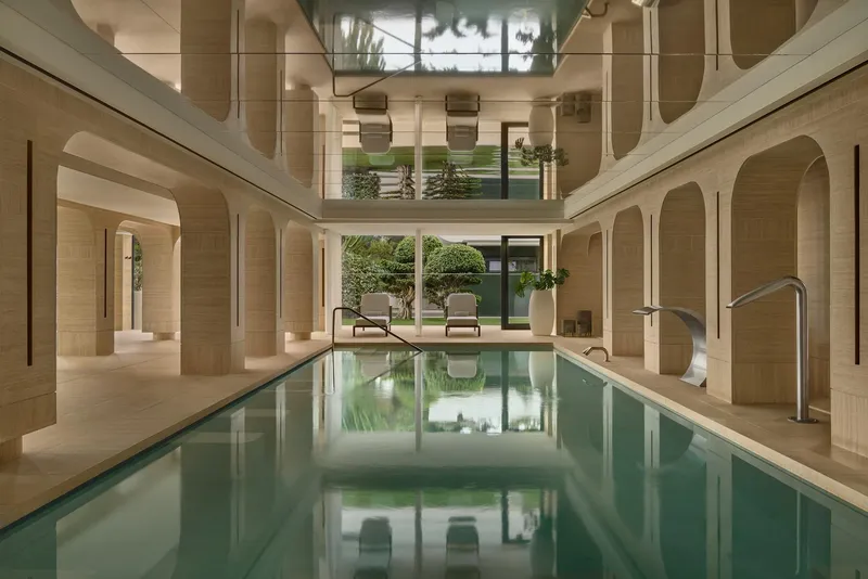 SHA: Indoor pool, Indoor pool with arches, loungers and water jets