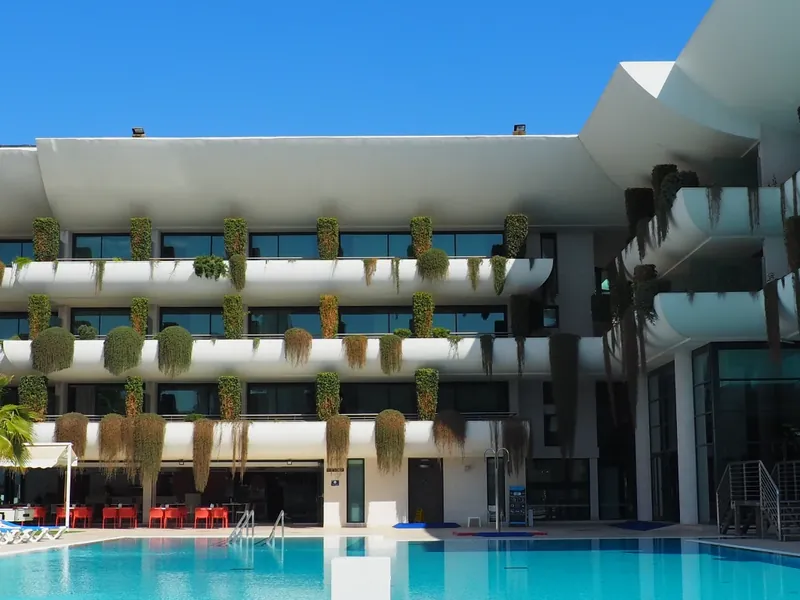 Hotel Deloix pool and terraces