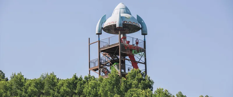 Verti-Go's 33 m tower: The capsule slide: the floor drops away under you